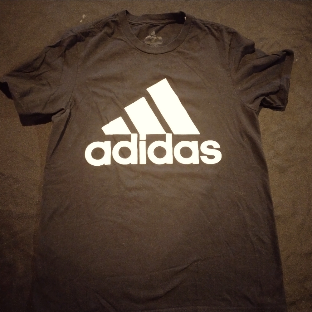 Adidas Amplifier tee sz small